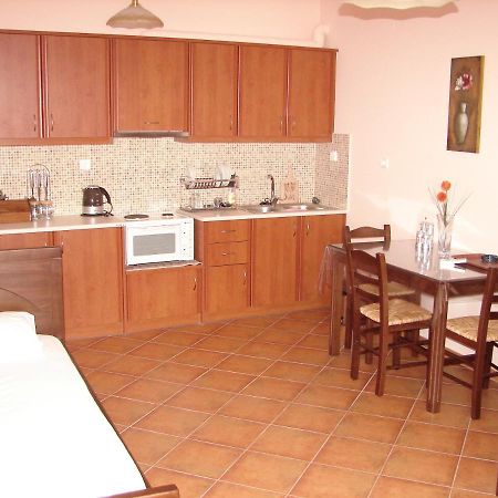 Makronas Apartments Karystos  Ngoại thất bức ảnh