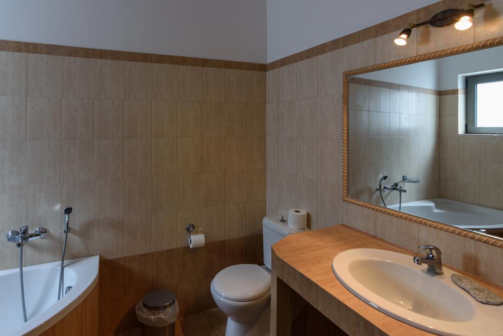 Makronas Apartments Karystos  Ngoại thất bức ảnh