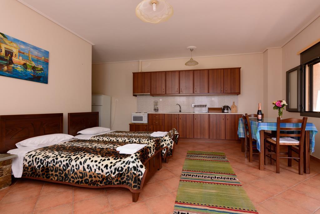 Makronas Apartments Karystos  Ngoại thất bức ảnh