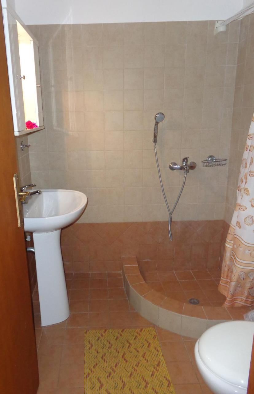 Makronas Apartments Karystos  Ngoại thất bức ảnh